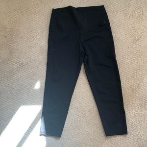 Black Capri Zyia Leggings